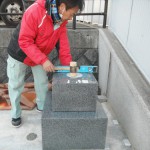 朝から工場で巻石の製造、お昼からは桜井市の墓石工事にいきました。